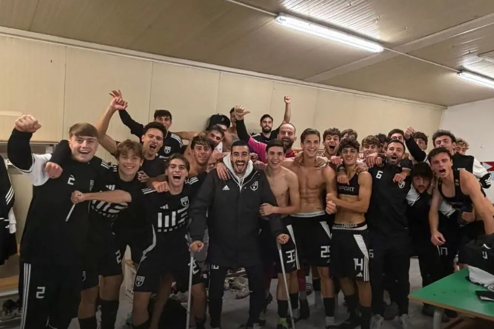 La foto post vittoria dei bianconeri