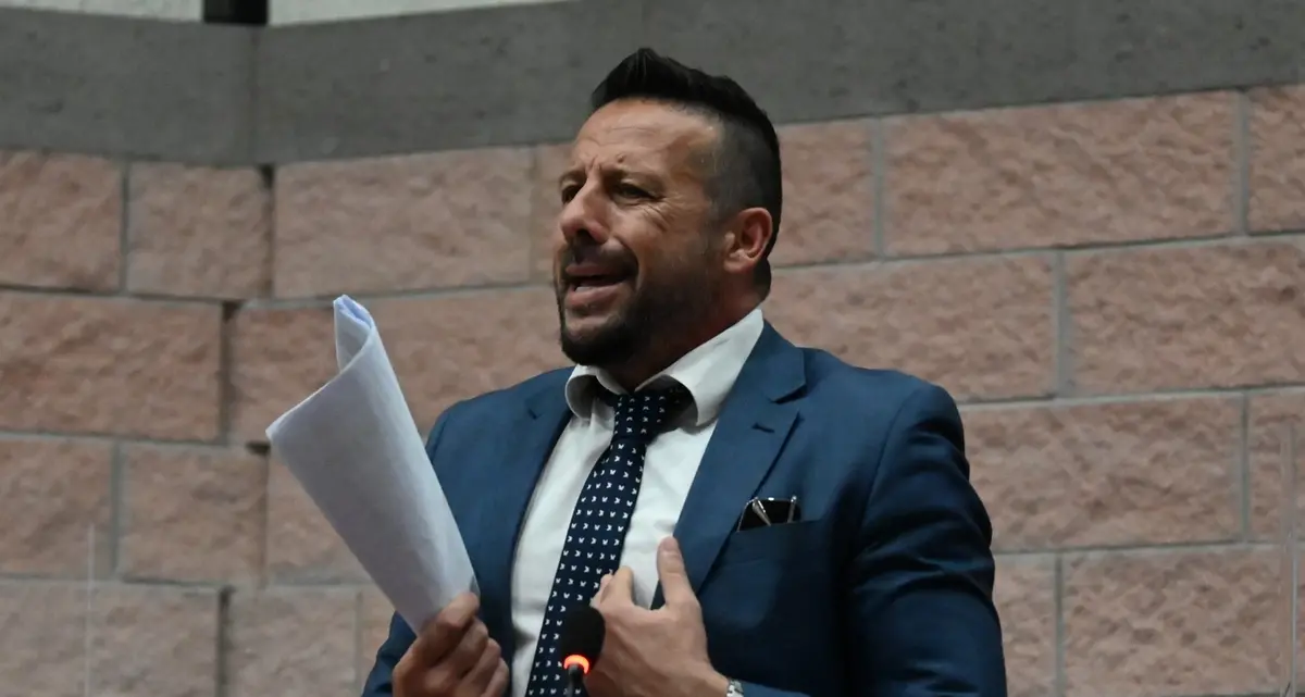 Frascarelli: «Black out frequenti e sindaco muto»