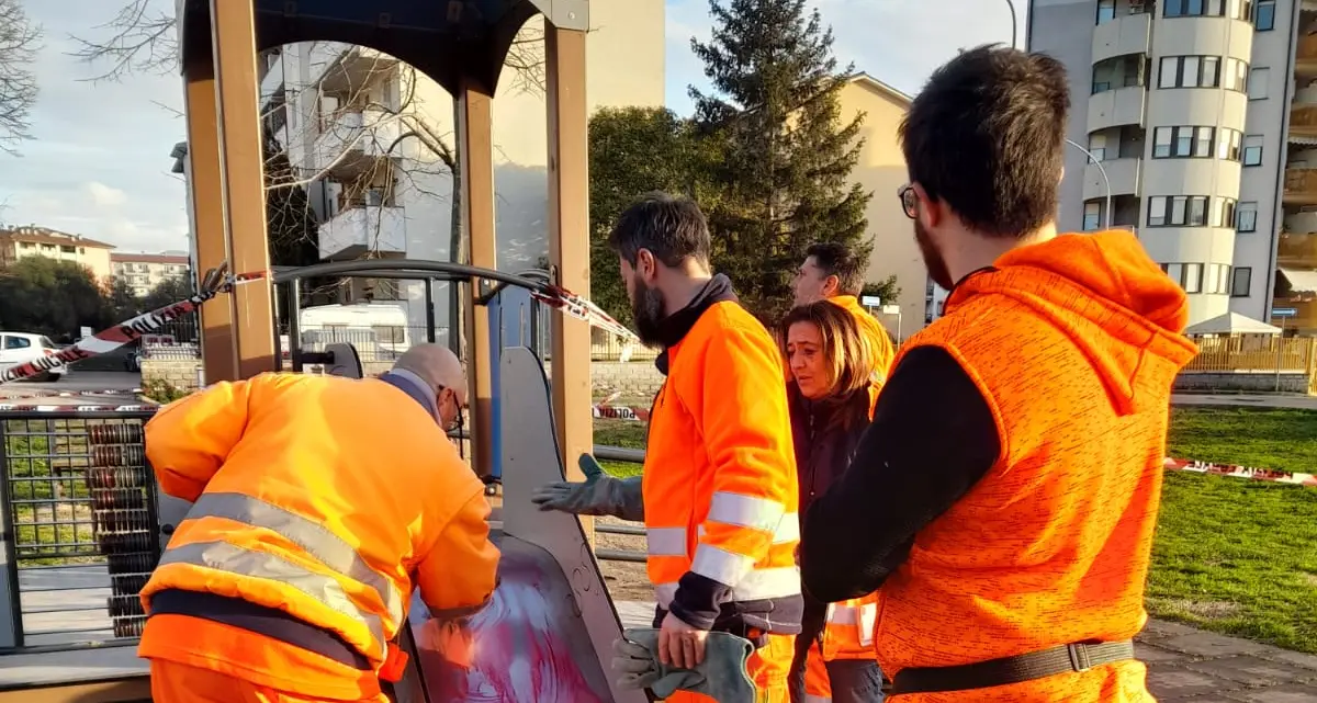 Viterbo: vandalizzati i giardini di Santa Barbara