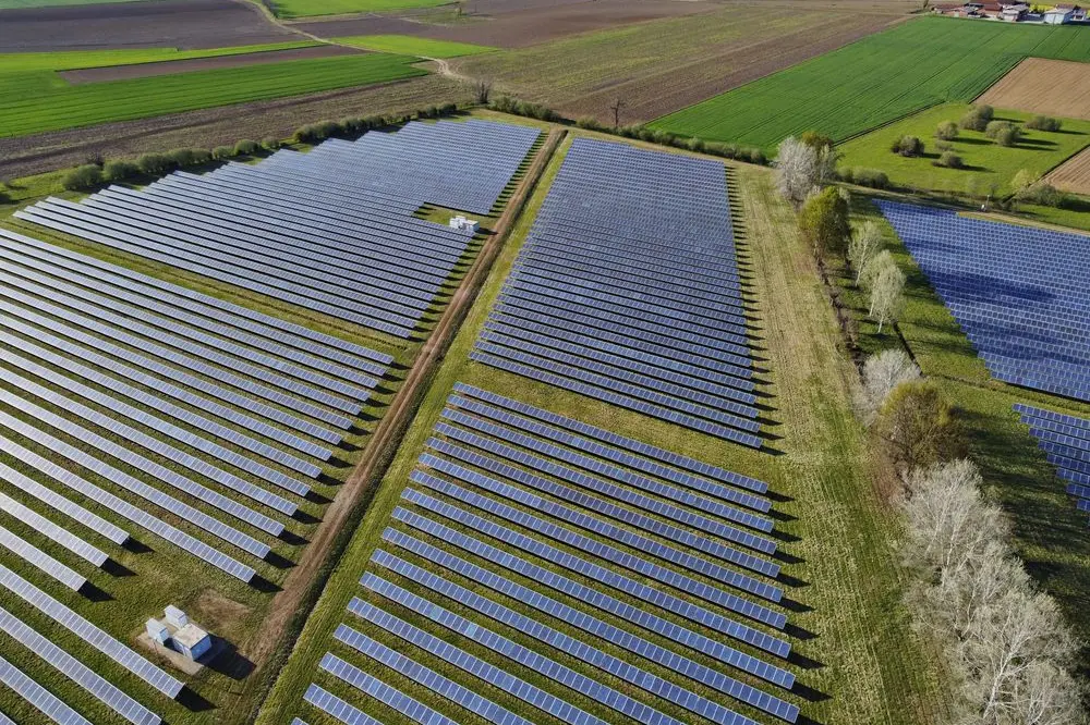 Copyright (c) 2021 MikeDotta/Shutterstock. No use without permission. , Shutterstock