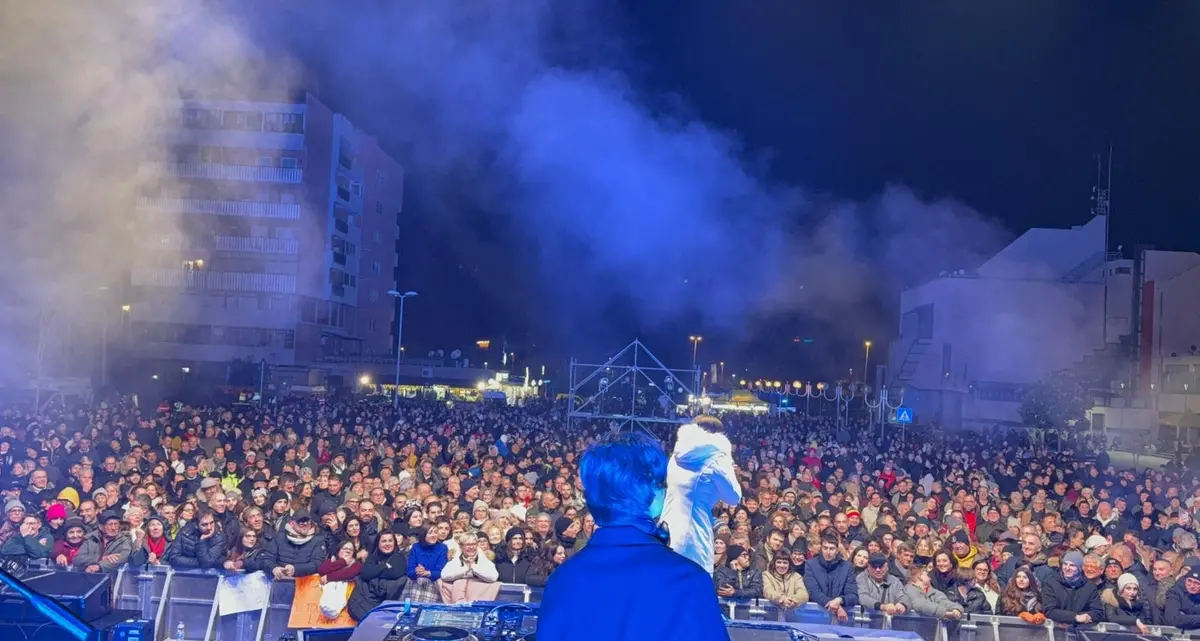 «Il bando è solo fumo negli occhi», si accende già il Capodanno da 400mila euro