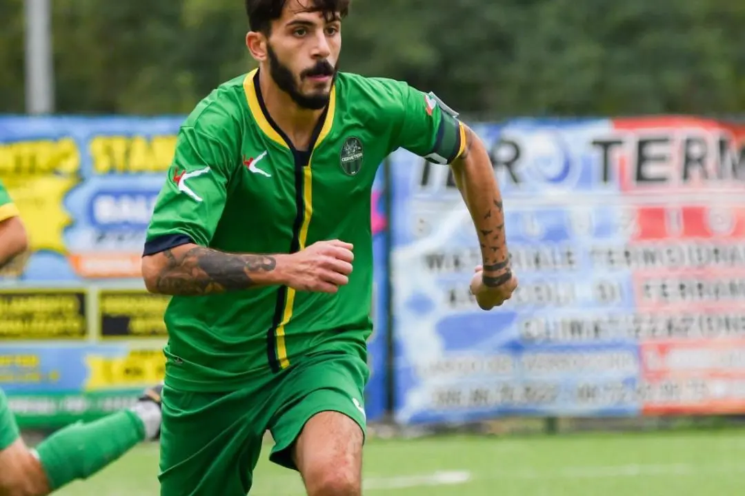 <p>Capitan Simone Piano</p>\\n