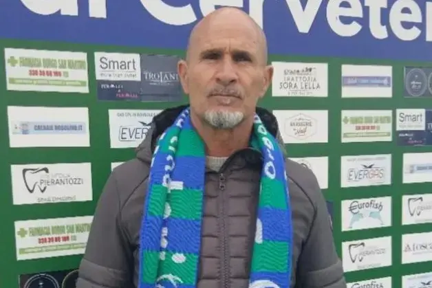 L\\'allenatore dei verdeazzurri Marco Ferretti