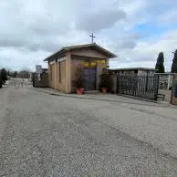 Furti al cimitero, il sindaco annuncia la chiusura anticipata