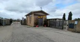 Furti al cimitero, il sindaco annuncia la chiusura anticipata