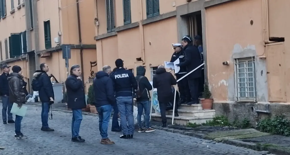 Viterbo: blitz interforze contro le occupazioni abusive delle case popolari