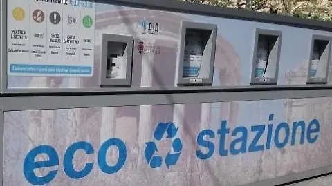 Via libera ai cassonetti intelligenti