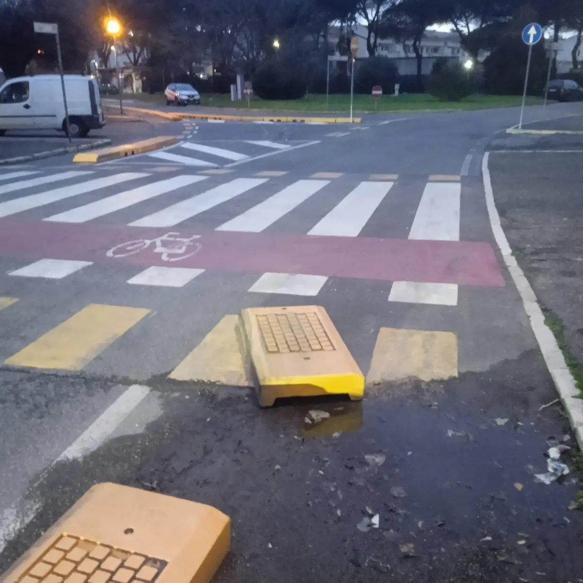 A Cerenova e Campo di Mare la ciclabile perde i “pezzi”
