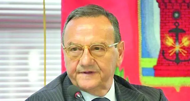 Baccini: «Subito misure di sostegno adeguate e tempestive per i pescatori fermi in porto»