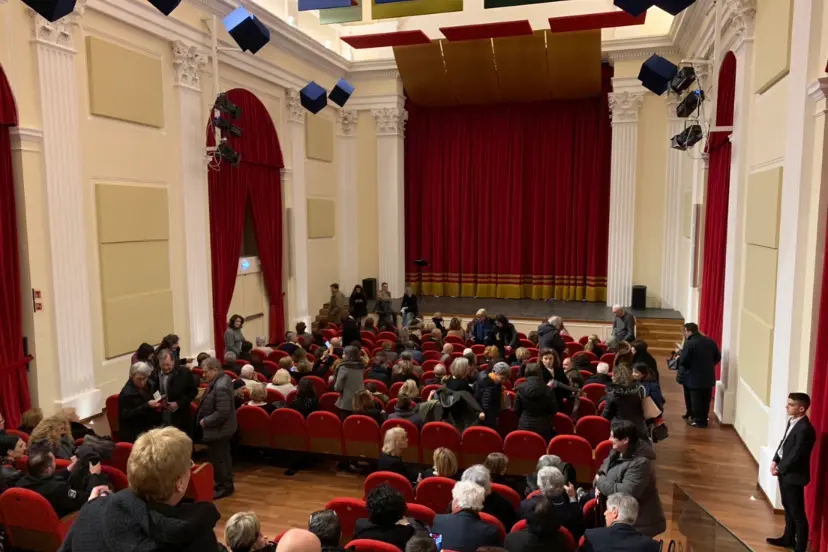 Teatro “Rossella Falk” di Tarquinia, la stagione apre il nuovo anno con la commedia “Gin Game” del drammaturgo statunitense Donald L. Coburn