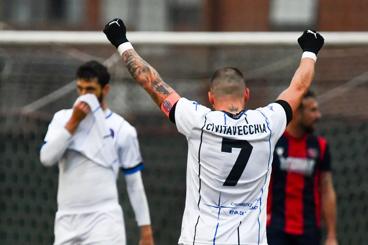 L\\'esultanza di Manuel Vittorini, autore di due gol (Foto Nicoletta Vittori)