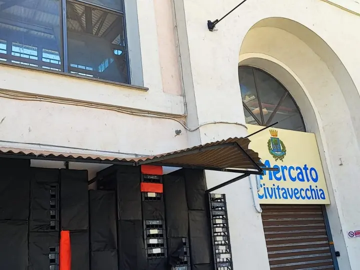 Mercato, brutta sorpresa per gli operatori: salgono i canoni