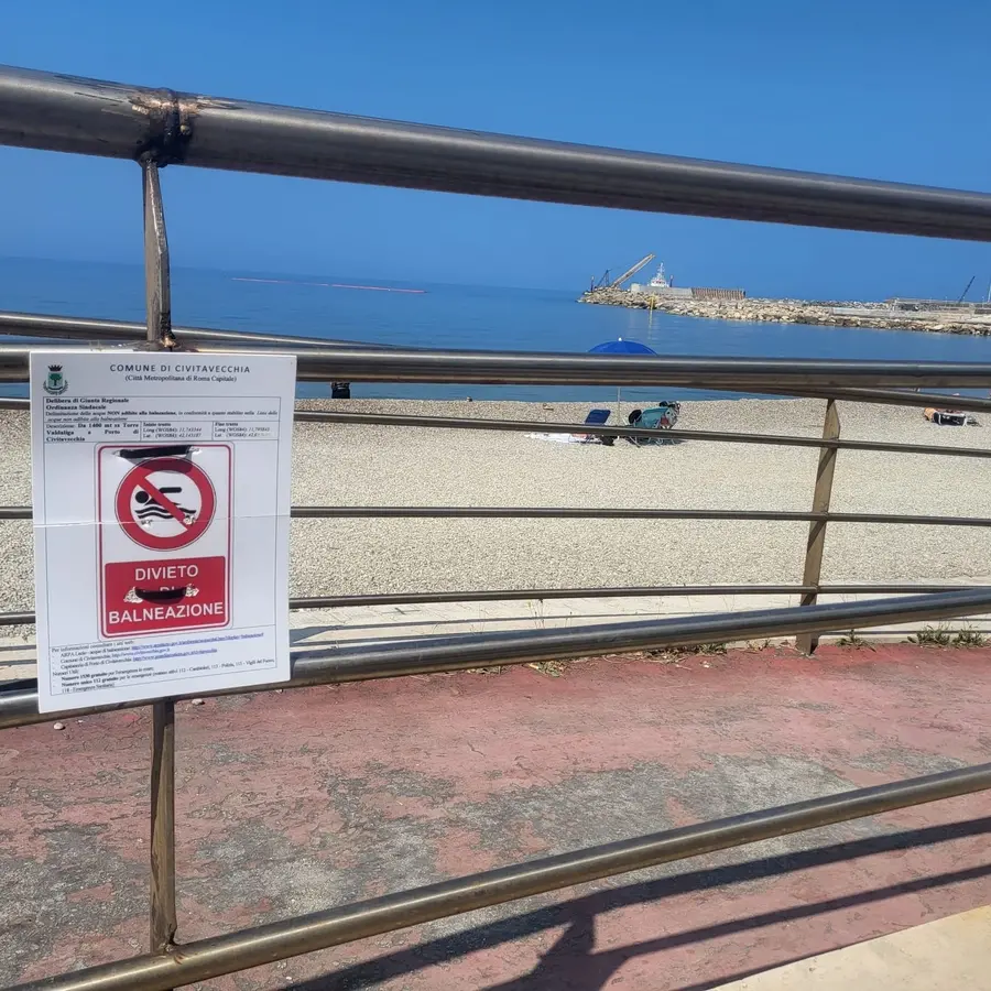 Piendibene e il mare proibito: i silenzi del Sindaco sulla balneazione alla Marina