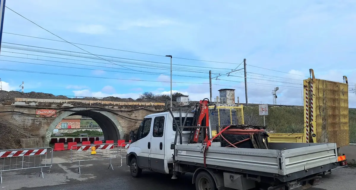 Tecnici RFI al lavoro giorno e notte: traffico ferroviario e viabilità ancora in sofferenza