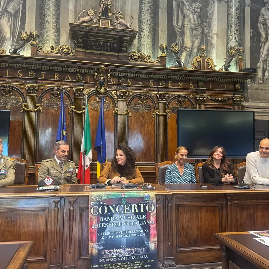 Viterbo: l’Esercito suona per la lotta al cancro al seno