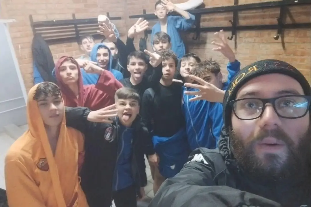 Il selfie post vittoria dell\\'Under 15 Regionale con il dirigente nerazzurro Ivan Cherchi