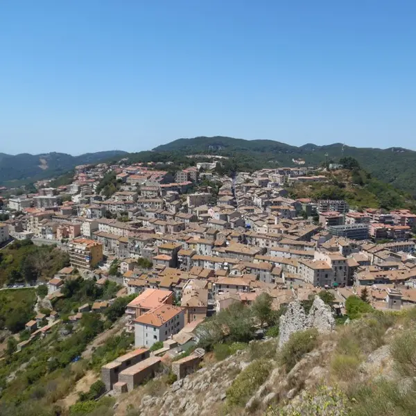 A Tolfa tornano i Templari: la Pro loco rievoca la leggenda “Sul sentiero dei monaci vestiti di bianco”