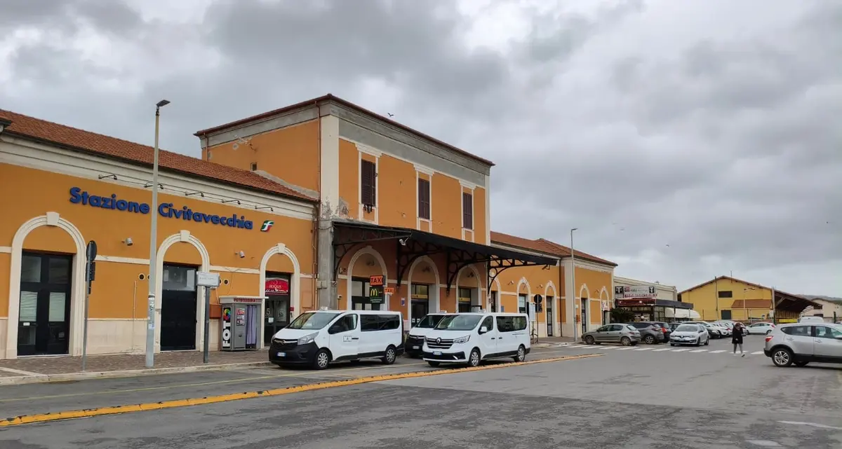 Stazione ferroviaria, via al restyling “con calma” di RFI