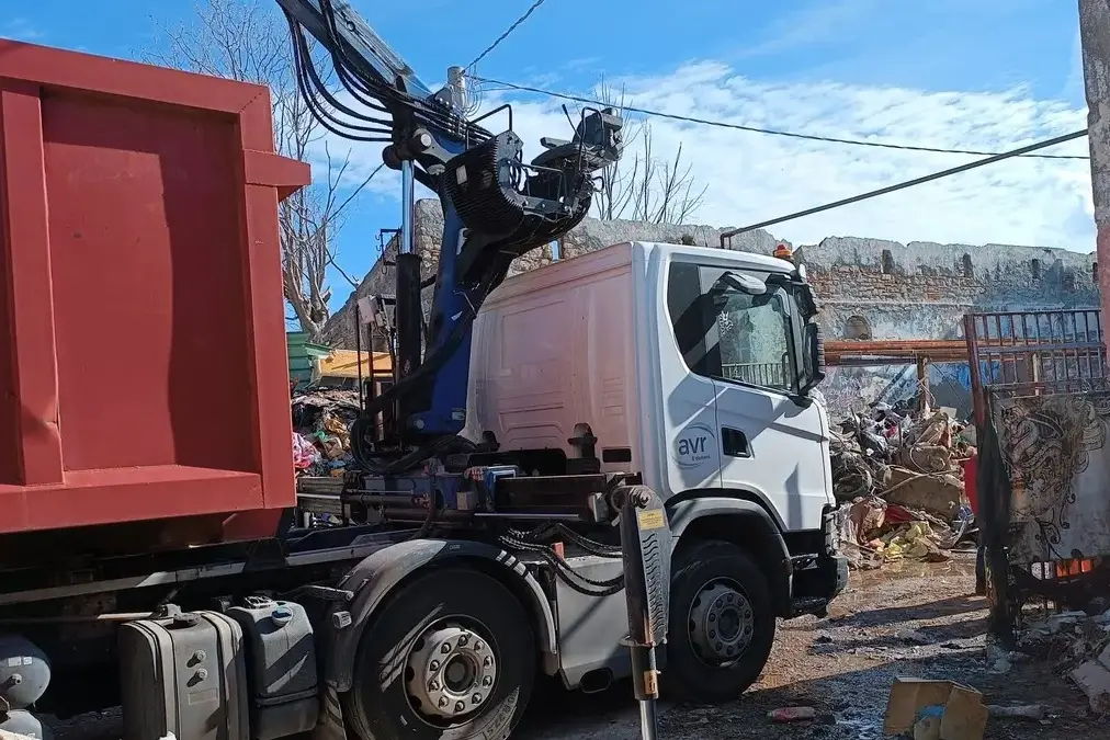 Allarme radioattività: tre camion Csp fermi da settimane alla discarica di Viterbo