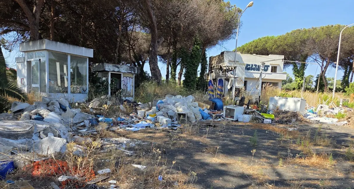 Distributore abbandonato, scatta l’interrogazione in aula