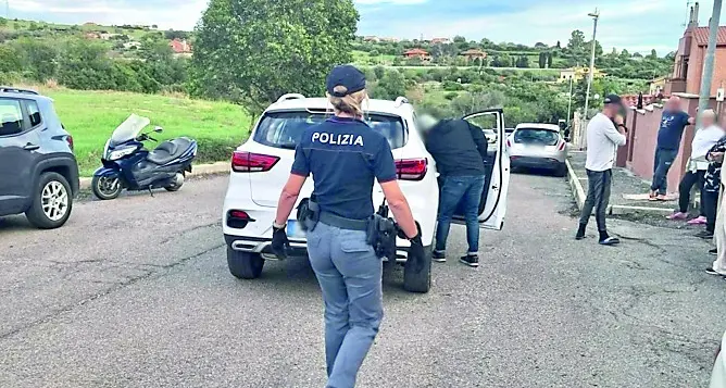 Ritrovata l'auto dei rapinatori di Prato del Mare