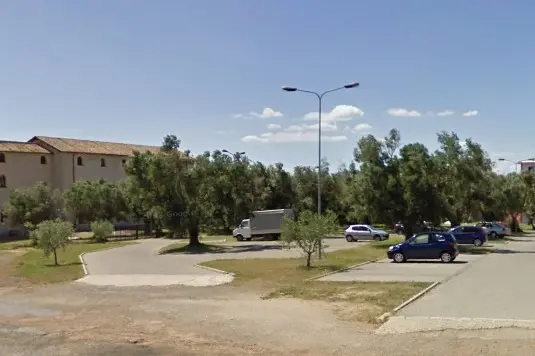 Allarme furti in auto e furgoni nel parcheggio del Granarone