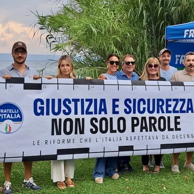 Montefiascone: in tanti al gazebo di Fratelli d’Italia