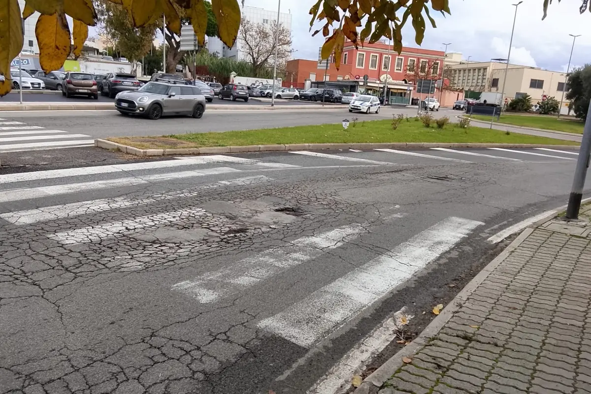 «Crateri lungo tutta via Pecorelli»