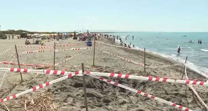 Diciassettenne morto soffocato sotto la sabbia: 40 minuti fatali