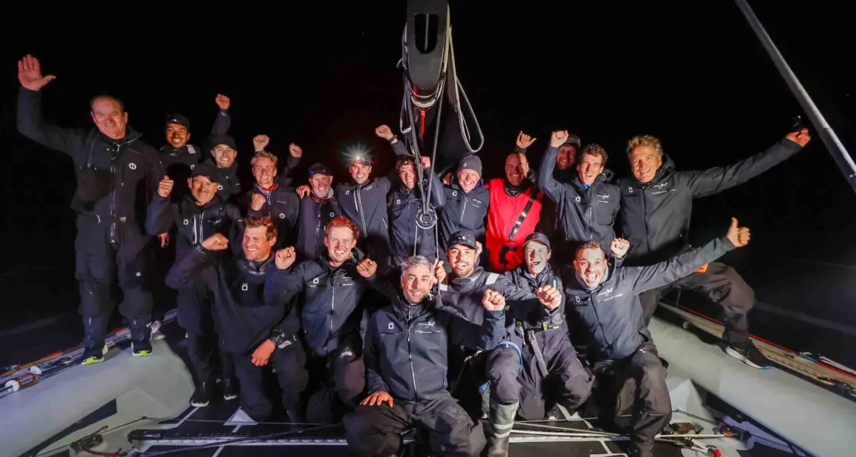 Alla “Fastnet Race” trionfa il maxi monoscafo “Black Jack 100”, membro di Yacht Club de Monaco