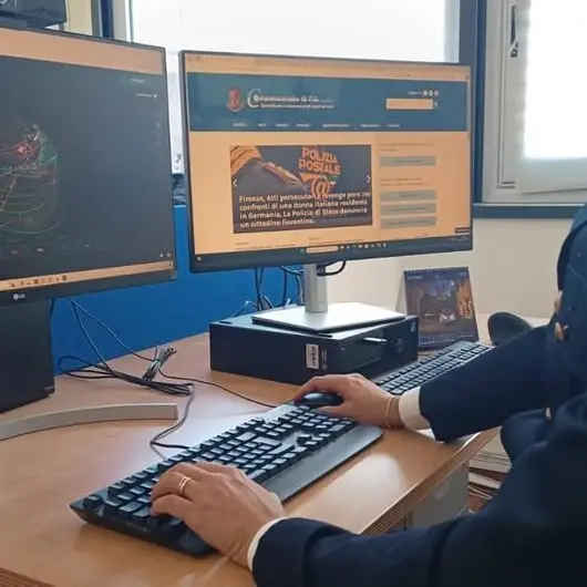 Adesca bambine in chat, arrestato un 44enne viterbese