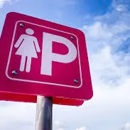 «A fine mese i tagliandi dei parcheggi rosa»