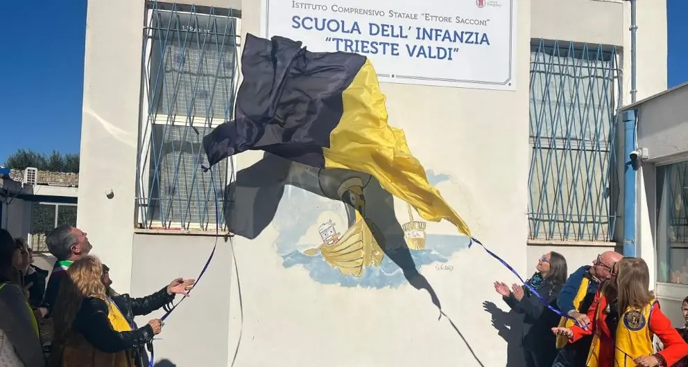 Il Lions Club Tarquinia dona una nuova targa d’intitolazione alla scuola dell’infanzia “T. Valdi”