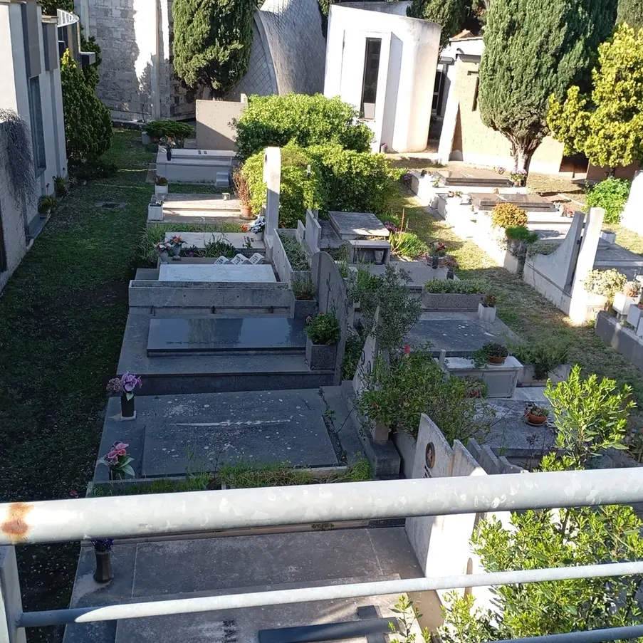 Cura e decoro al cimitero di Santa Marinella, Pietro Tidei: «È diventato il giardino dei ricordi»