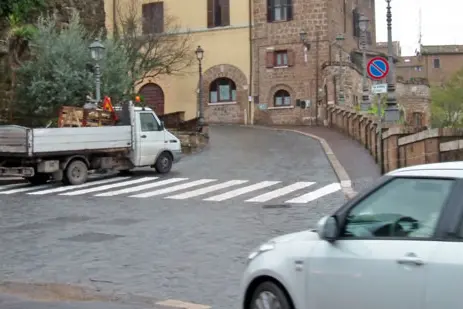 Rifacimento pavimentazione in via XII Settembre, attenzione ai divieti