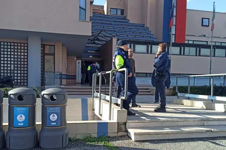 “Essere giovani oggi”, incontri con psicologi e poliziotti