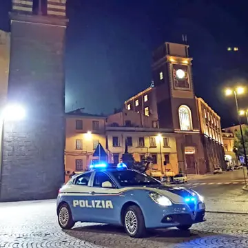 Bottigliate contro un gruppo di immigrati