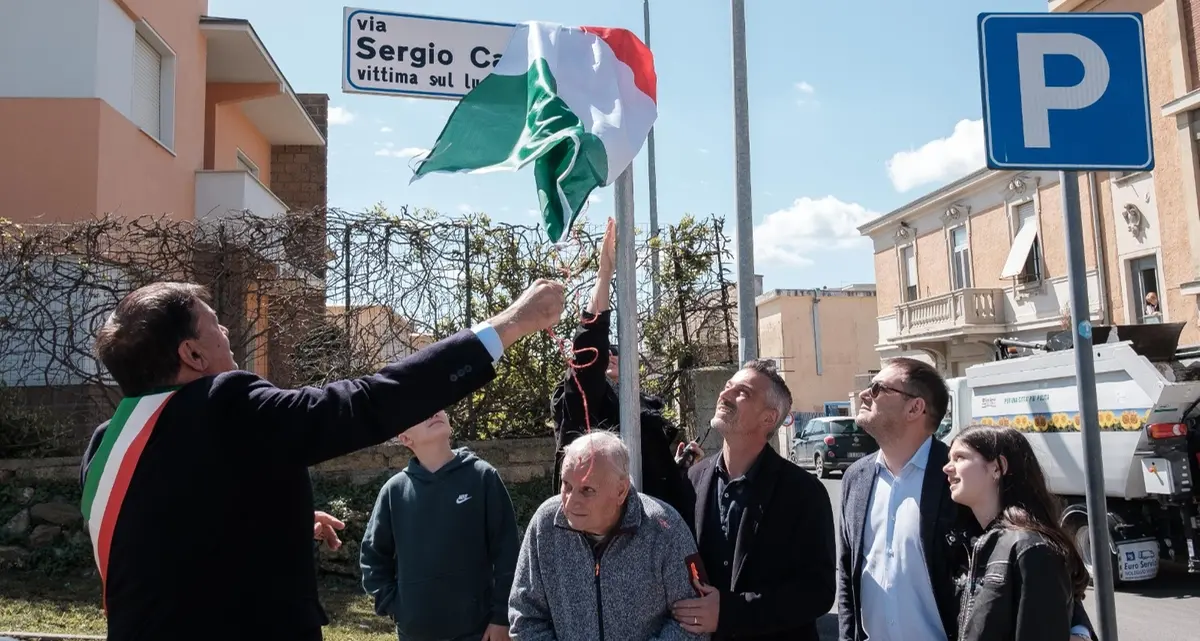Intitolata una via a Sergio Capitani, il giovane morto sul lavoro alla centrale Enel di Civitavecchia