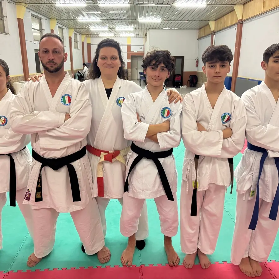 Super Meiji Kan agli Italiani