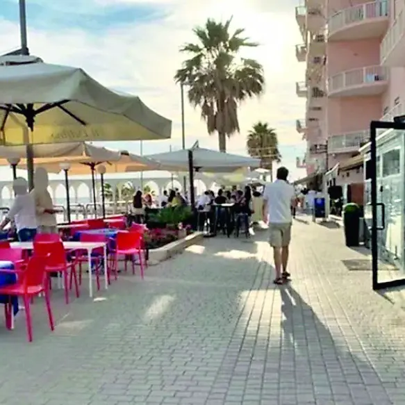 Commercio, domande di rinnovo per le istallazioni esterne entro il 15 dicembre