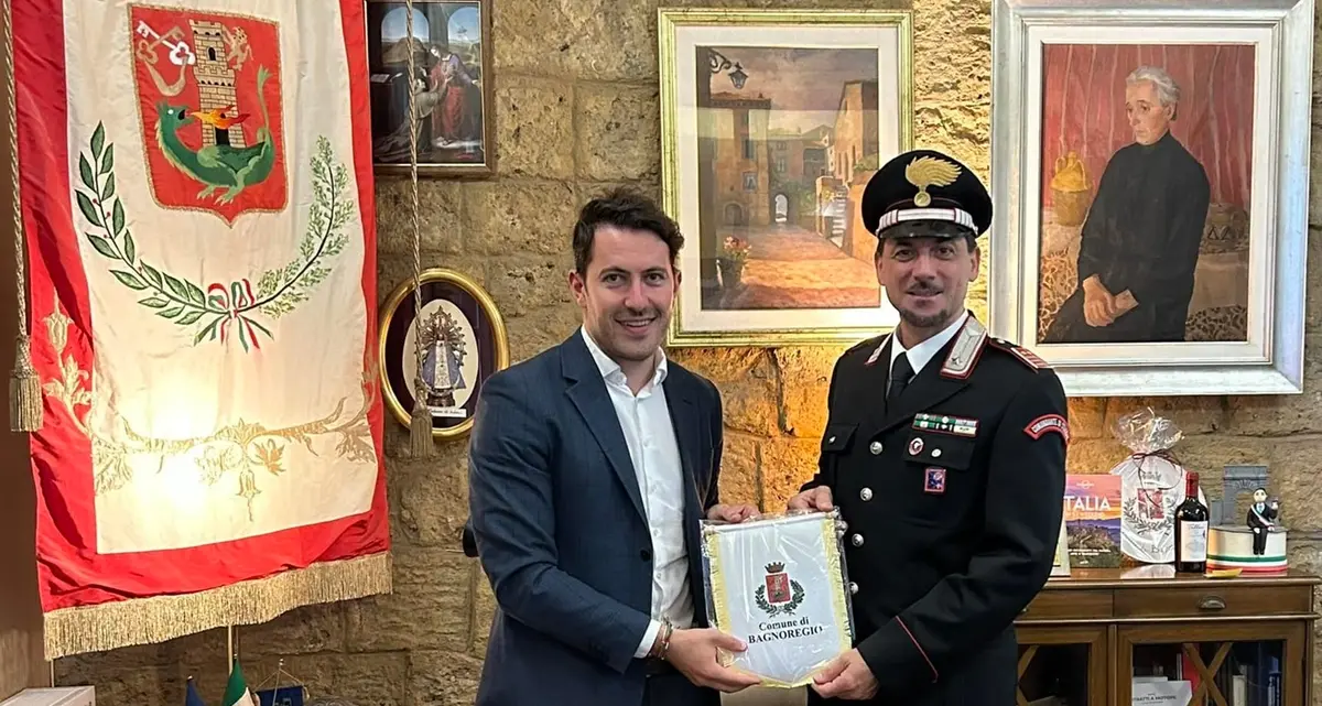 Finto carabiniere tenta una rapina