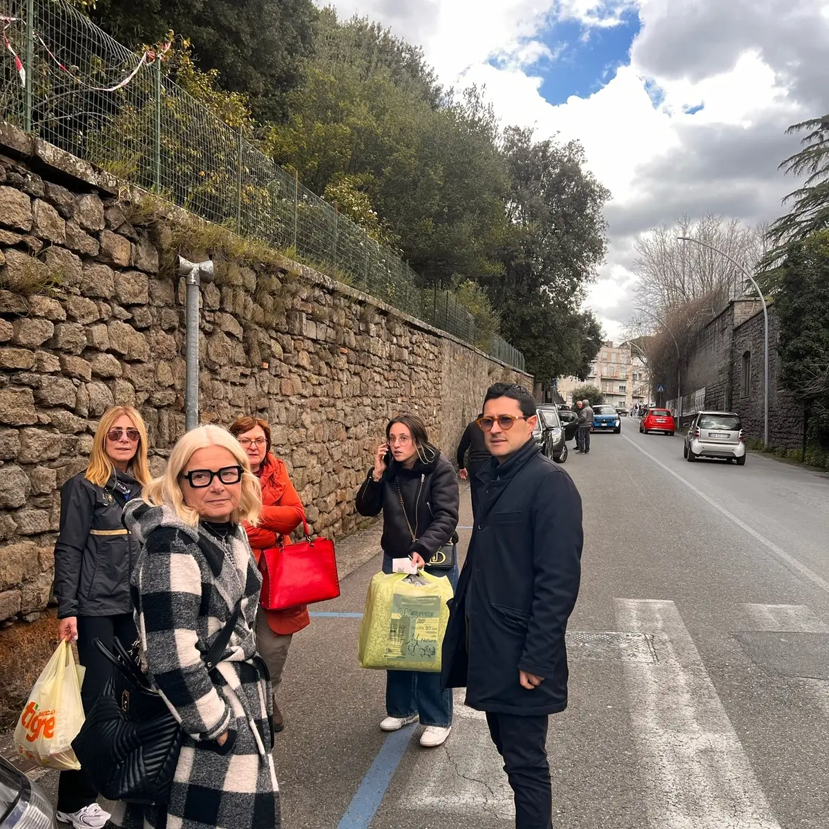 Una raffica di multe in via del Pilastro