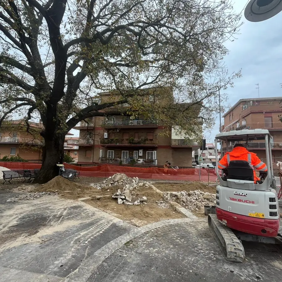 Lavori in corso alla Quercia di Largo Almunecar