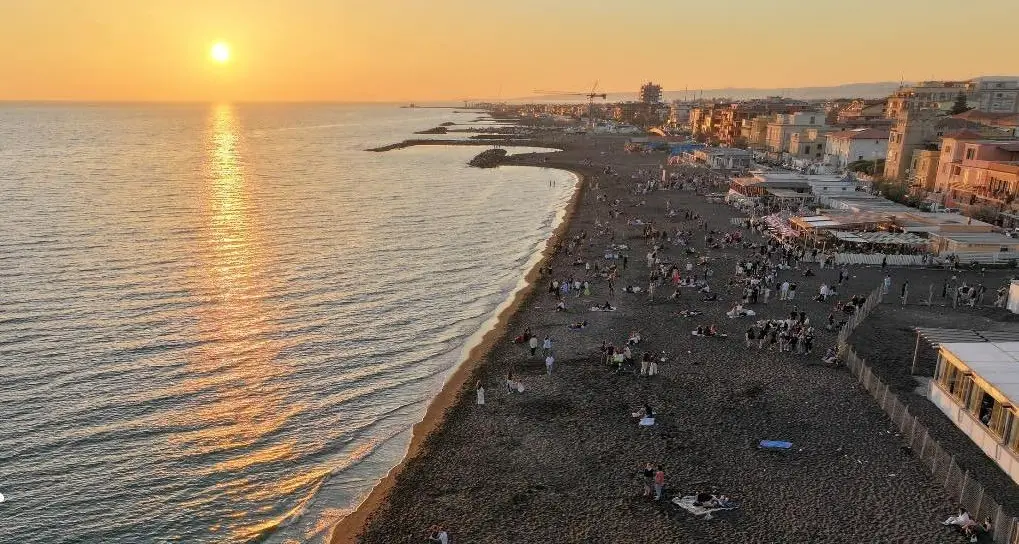 Prove d’estate anche a Ladispoli: spiagge prese d’assalto