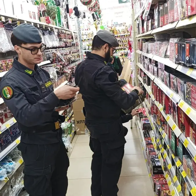 Natale sicuro: la Guardia di Finanza di Viterbo sequestra più di 185mila prodotti pericolosi