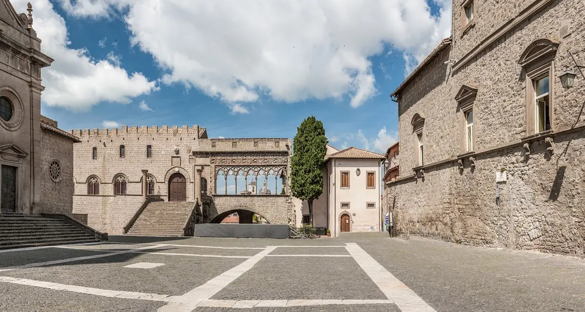 Tv attratte dalla città del primo conclave