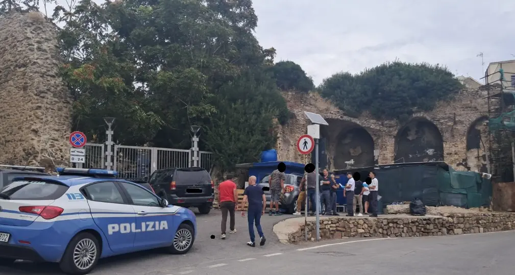 Blitz all’interno del porto: sotto sequestro le baracche di Porta Marina
