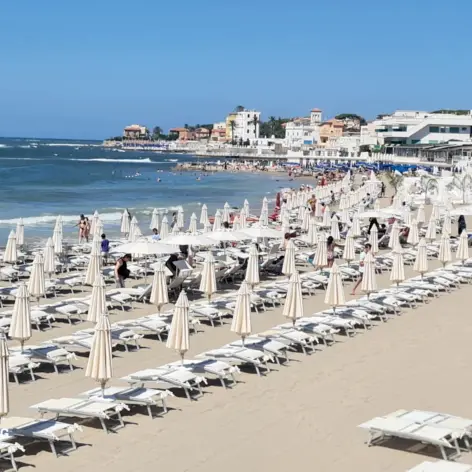 Concessioni balneari, stabilimenti blindati fino al 2033