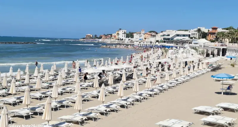 Concessioni balneari, stabilimenti blindati fino al 2033