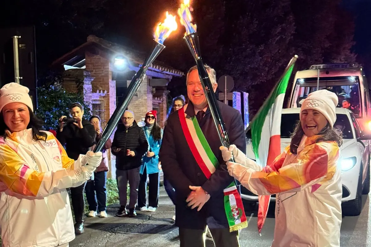 La fiamma Olimpica emoziona Tarquinia